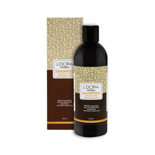 این شامپو، با داشتن عصارههای گیاهی با ملایمت مو را تمیز، بازسازی، آبرسانی و تغذیه کرده و آسیبهای ناشی از خشکی مو را رفع میکند.