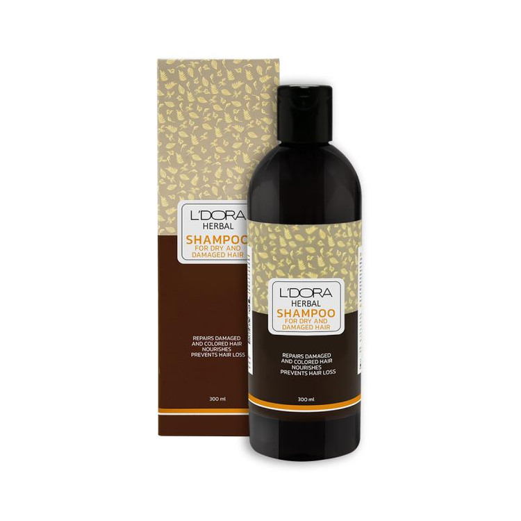 این شامپو، با داشتن عصارههای گیاهی با ملایمت مو را تمیز، بازسازی، آبرسانی و تغذیه کرده و آسیبهای ناشی از خشکی مو را رفع میکند.